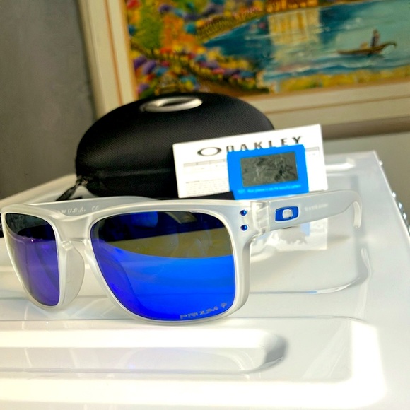 Holbrook Oakley (Low Bridge Fit) Lunar Year Collection Frosted frame NWT ☀️🕶️ - Picture 5 of 10